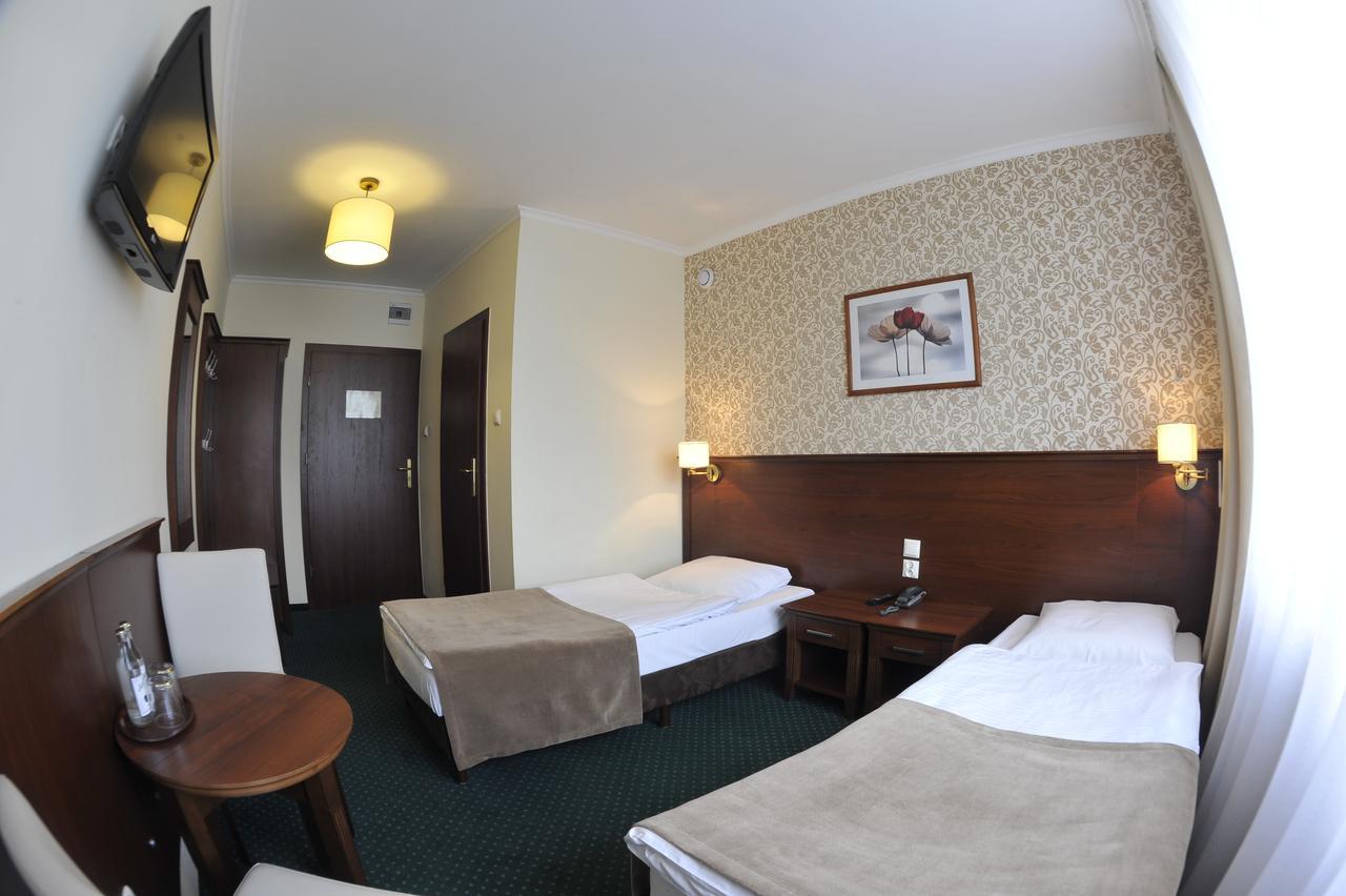 Hotel Lotos Woskrzenice Duze Dış mekan fotoğraf