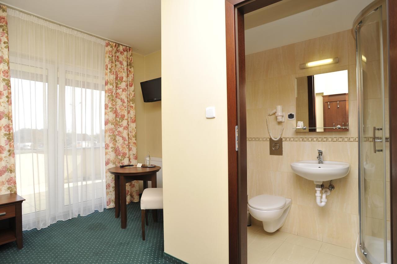 Hotel Lotos Woskrzenice Duze Dış mekan fotoğraf
