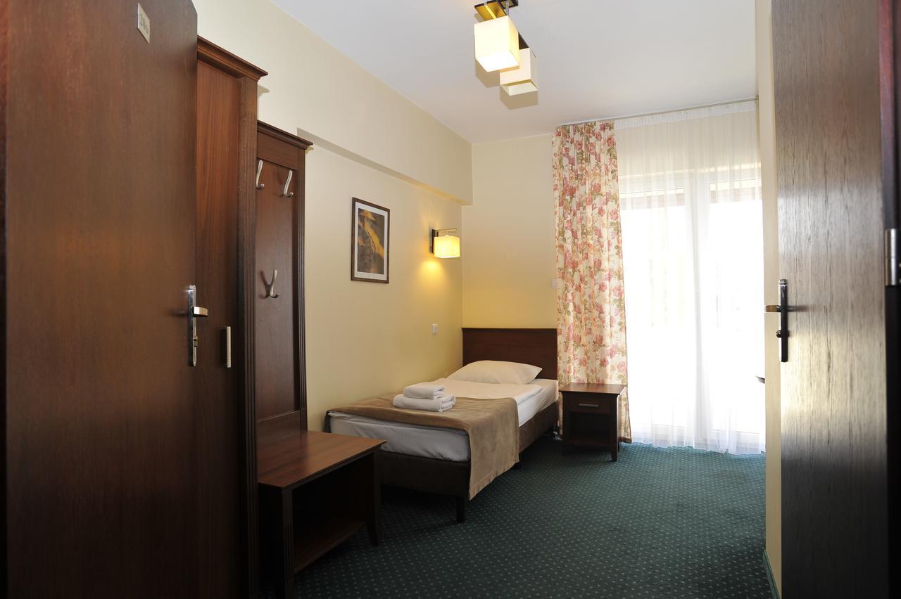 Hotel Lotos Woskrzenice Duze Dış mekan fotoğraf