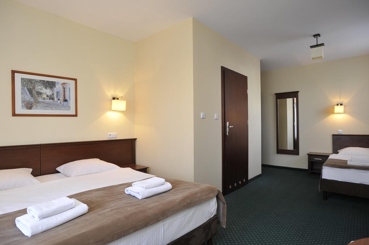 Hotel Lotos Woskrzenice Duze Dış mekan fotoğraf