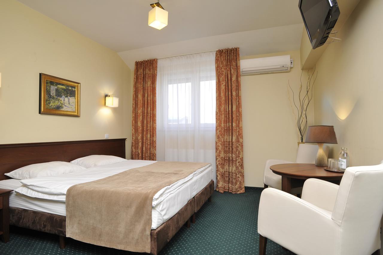 Hotel Lotos Woskrzenice Duze Dış mekan fotoğraf