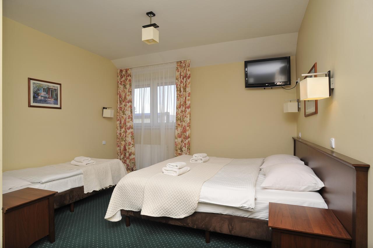 Hotel Lotos Woskrzenice Duze Dış mekan fotoğraf