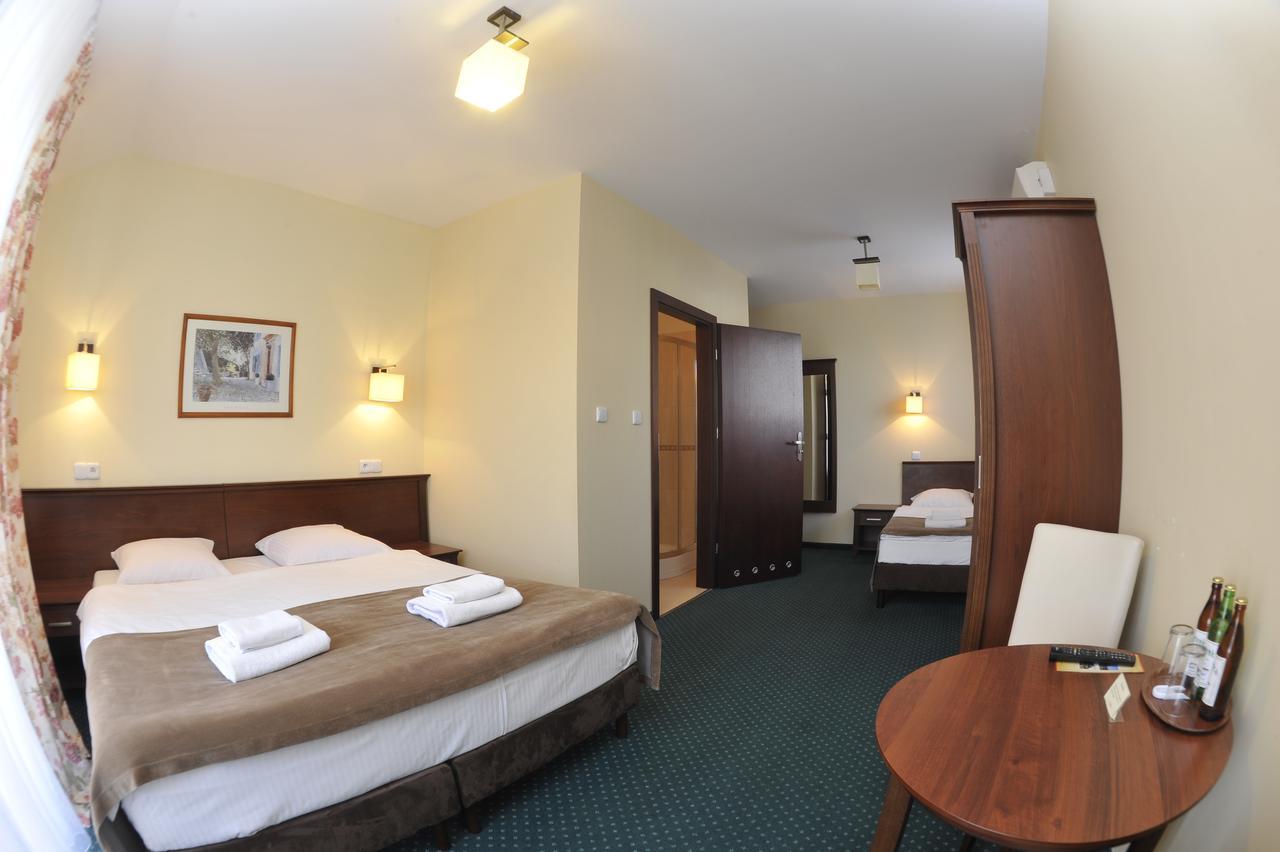 Hotel Lotos Woskrzenice Duze Dış mekan fotoğraf