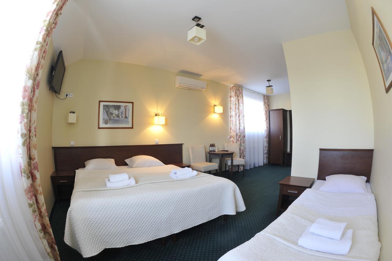 Hotel Lotos Woskrzenice Duze Dış mekan fotoğraf